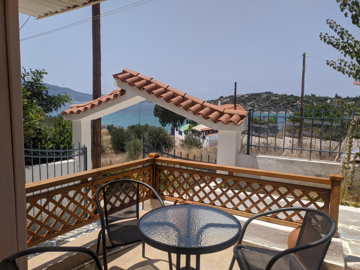 Villa Iliakti Relaxing Seaside Salamina Exterior foto